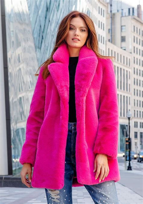 saweetie sexy photos|Saweetie Bundles Up In Hot Pink Faux Fur!